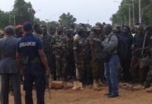 Centrafrique : Toujours du rififi à l’école nationale de police grève-des-auxiliaires-de-la-police-nationale-Centrafricaine-corbeaunews-IMG_4avr2018190522 Centrafrique : Toujours du rififi à l’école nationale de police