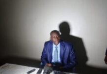 « Nous sommes tous docteurs autour de la table » : Serge Ghislain Djorie tente le choc des diplômes pour esquiver la fessée économique assénée par Paul Crescent Beninga Président du collectif d'alternance politique pour une nouvelle centrafrique le 19 septembre 2020 au siège du parti lors d'un point de presse President-du-collectif-dalternance-politique-pour-une-nouvelle-centrafrique-le-19-septembre-2020-au-siege-du-parti-lors-dun-point-de-presse RCA : Dr Serge Ghislain Djorie, candidat à la présidentielle appelle la jeunesse centrafricaine à la mobilisation pour le développement du pays