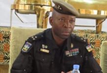 Bienvenue Zokoué : « les tramadol et autres drogues nous viennent beaucoup plus du Cameroun voisin », une accusation directe qui expose Bangui à un risque diplomatique avec le Cameroun voisin Du HCC à la Police : La traque aux "Avatars" et le grand basculement de Bangui dans la cyber-dictature
