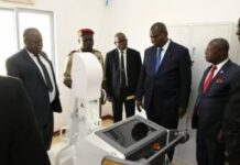 Hôpital des grandes endémies de PK24 : simple vitrine mensongère d’un système de santé pourri jusqu’à l’os par la corruption touadériste Hôpital des grandes endémies de PK24 : simple vitrine mensongère d’un système de santé pourri jusqu’à l’os par la corruption touadériste !