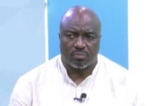 Carburant en RCA : les contrevérités d’Alain Foka et Jules Njawe pour protéger Touadéra de sa mauvaise gestion RCA : Panique à bord du « chasseur-bombardier » Touadéra, la guerre des clans est déclarée entre les mytho-bras cassés de la septième république