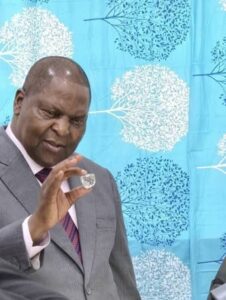 Touadera livre des permis miniers comme des bonbons aux copains du régime : Yero Mining, Kansgold, Evra Patrice Yandoube