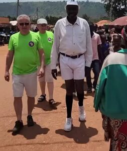 Pathétique et criminel : regarder comment Fidel Gouandjika tente de légitimer les exactions des mercenaires russes en insultant la mémoire des victimes centrafricaines
