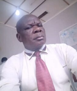 “Où en est-on arrivé ?” : écoutez sur les antennes de la radio Centrafrique la réflexion surréaliste d’Anacotuas Goneyou sur le troisième mandat de Touadéra