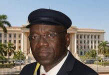 Jean-Pierre Mara réagit à Faustin Zaméto : « Réécrire notre histoire par nous, vue par nous » Objets d’art, habitat, accoutrements : La RCA n’a rien de spécifiquement centrafricain, affirme Jean-Pierre Mara