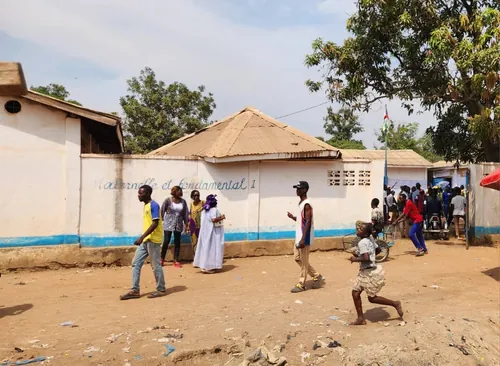 Flash info : Confusion électorale à l’école Malo, les électeurs menacent et lancent un ultimatum avant 16 heures