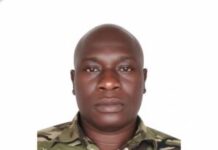 Le commandant Lamtagué, directeur de sécurité de l’IMC, se reconverti en guichetier des permis de conduire sur les chantiers miniers de Rondi et de Gobolo Sur le chantier minier de Rondi, dans la Nana-Mambéré, le commandant LAMTAGUÉ et ses hommes instaurent un système d’esclavage contre leur propres compatriotes centrafricains