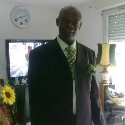 Lyce Raymond bomongo directeur de programme télé