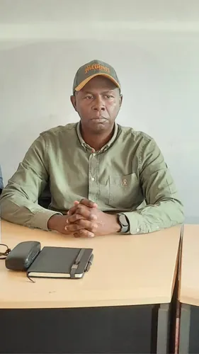 Le clepto-mythomane contre-attaque : Balalou accuse le BRDC de “stratégie trompeuille” après un hold-up électoral