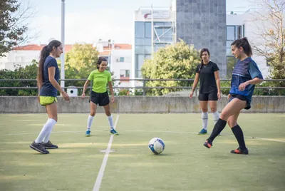 2 Domination nationale du PSG et pression croissante en compétitions européennes