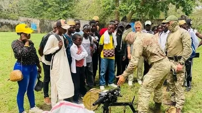 Ils ont déjà vidé le sous-sol centrafricain. Ils reviennent maintenant endoctriner la jeunesse. La colonisation de la RCA se poursuit à grande échelle