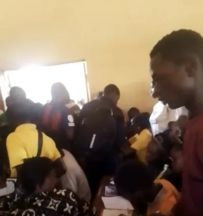 Dans la classe de 3ème 2 lycée de Miskine de Bangui. Photo CNC