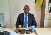 Nationalité de Dologuélé : après Gouandjika et le grand sorcier de Carnot, le faux diplômé Évariste Ngamana, Crépin Mboli-Goumba démonte la stratégie juridique du pouvoir Après l’agence belge ENABEL, c’est le tour de Maître Crépin Mboli-Goumba d’être la victime d’une nouvelle maîtresse de Baba Kongoboro