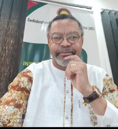 Le Professeur camerounais Franklin Nyamsi à Touadéra : « La confusion entre pouvoir d’État et pouvoir familial est le commencement de la chute»