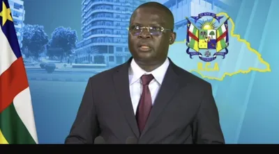 Franchement, ce régime ne sait pas mentir. Cinq jours d’intense combat à Amdafock entre les rebelles et les forces gouvernementales ? Il faut arrêter vos bêtises ! Les centrafricains ne sont pas des enfants, encore moins des moutons