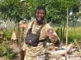 Touadéra reçoit à Bangui les chefs des Wagner noirs de la Vakaga et leur remet des enveloppes d’argent
