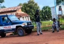 Centrafrique : un soldat FACA interpellé par la gendarmerie de Carnot pour meurtre d’un conducteur de taxi-moto Centrafrique : un soldat FACA interpellé par la gendarmerie de Carnot pour meurtre d’un conducteur de taxi-moto