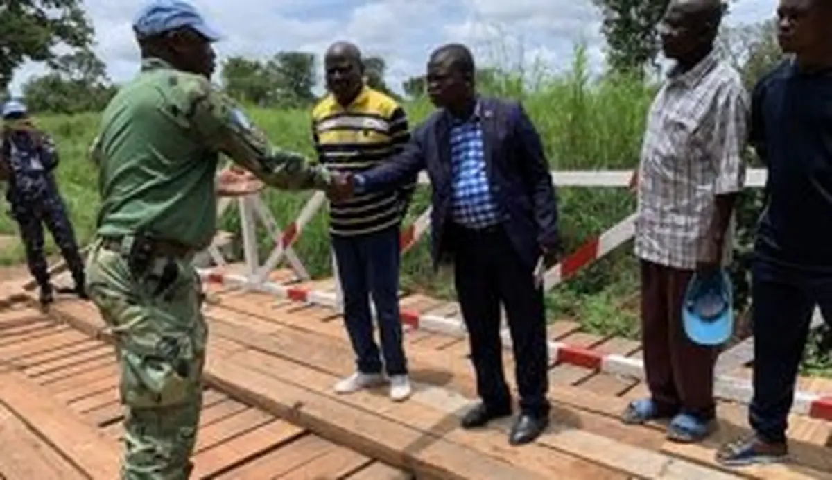 Pendant que Bossangoa s’organise pour sauver le pont stratégique de Kouki détruit par des camions chinois, le Ministère des Travaux publics débarque en raquetteur pour tout bloquer