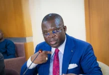 Le grand sorcier de Carnot Évariste Ngamana : « Le Conseil constitutionnel a rendu des décisions qui, de mon point de vue, étaient sages, mais qui font entorse à la décision judiciaire », l’incroyable aveu du pouvoir sur l’affaire Dologuélé Le grand sorcier de Carnot, Évariste Ngamana
