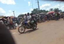 Bilan de « ville morte » du lundi 12 octobre à Bangui : un succès total malgré les intimidations et la gratuité d’essence offerte dans les stations-services Bilan de « ville morte » du lundi 12 octobre à Bangui : un succès total malgré les intimidations et la gratuité d'essence offerte dans les stations-services