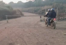 À Bria, les soldats FACA ont instauré une nouvelle forme de formalité à la barrière de Mouka À Bria, les soldats FACA ont instauré une nouvelle forme de formalité à la barrière de Mouka